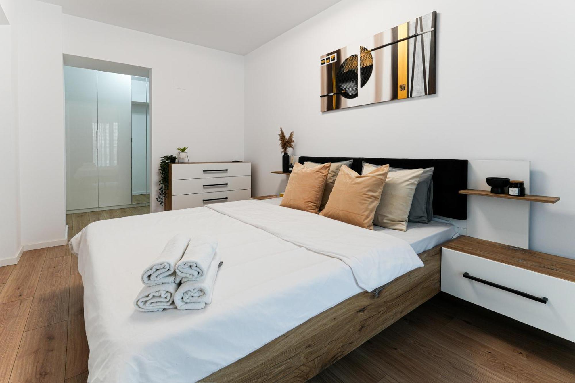 Sandra - Park-View Apt With Balcony & Parking Bucharest Luaran gambar