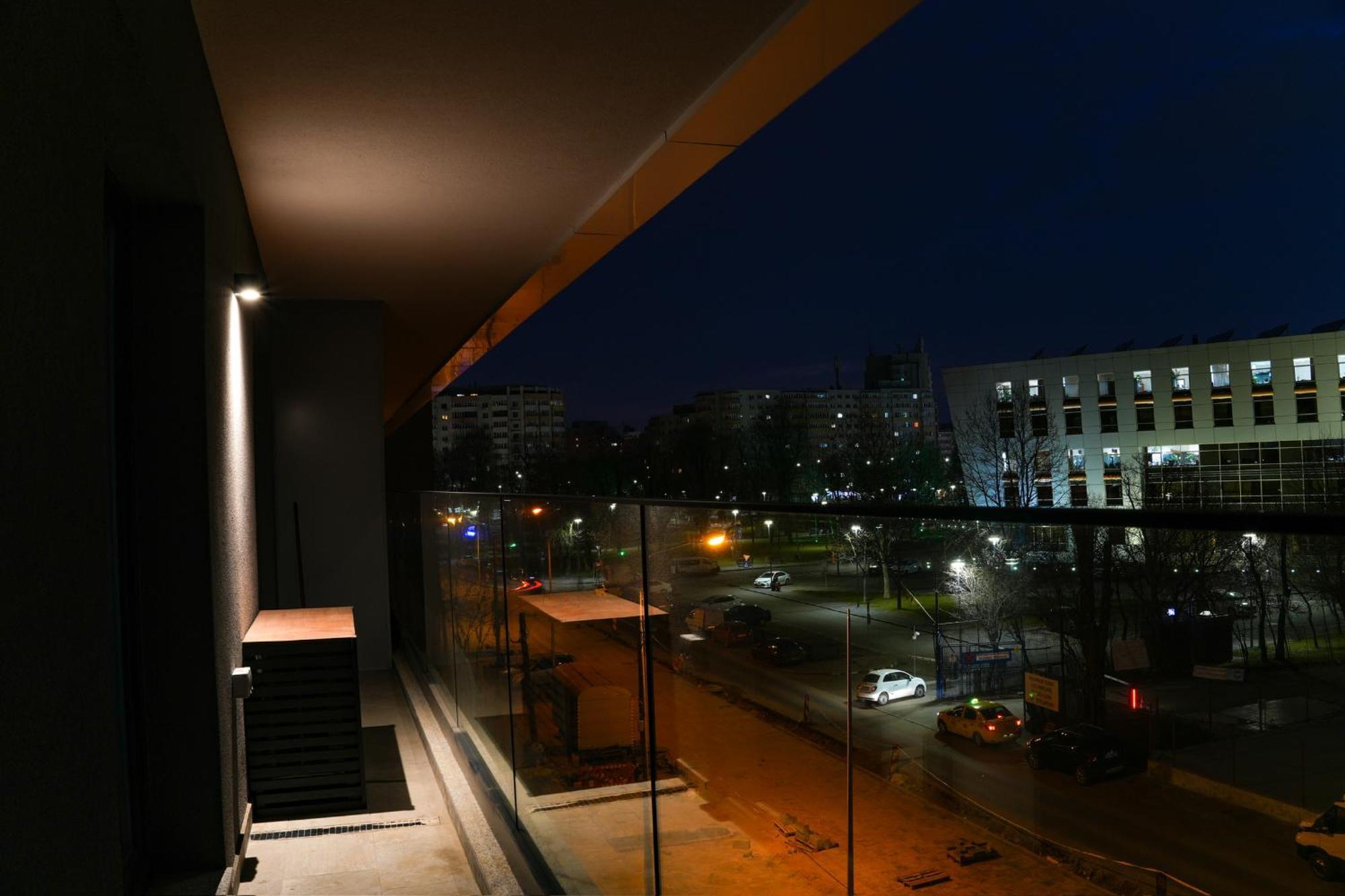 Sandra - Park-View Apt With Balcony & Parking Bucharest Luaran gambar