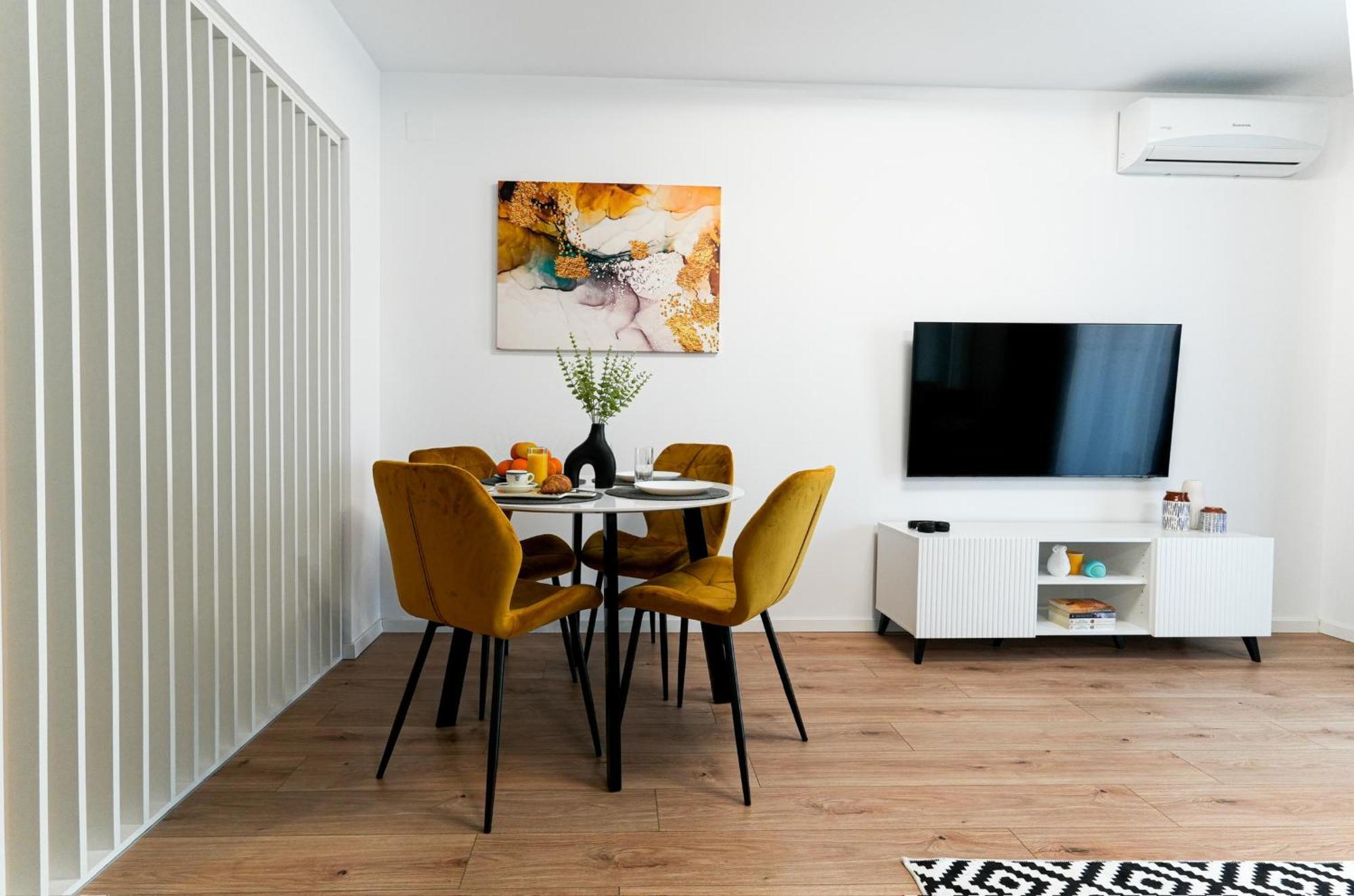 Sandra - Park-View Apt With Balcony & Parking Bucharest Luaran gambar