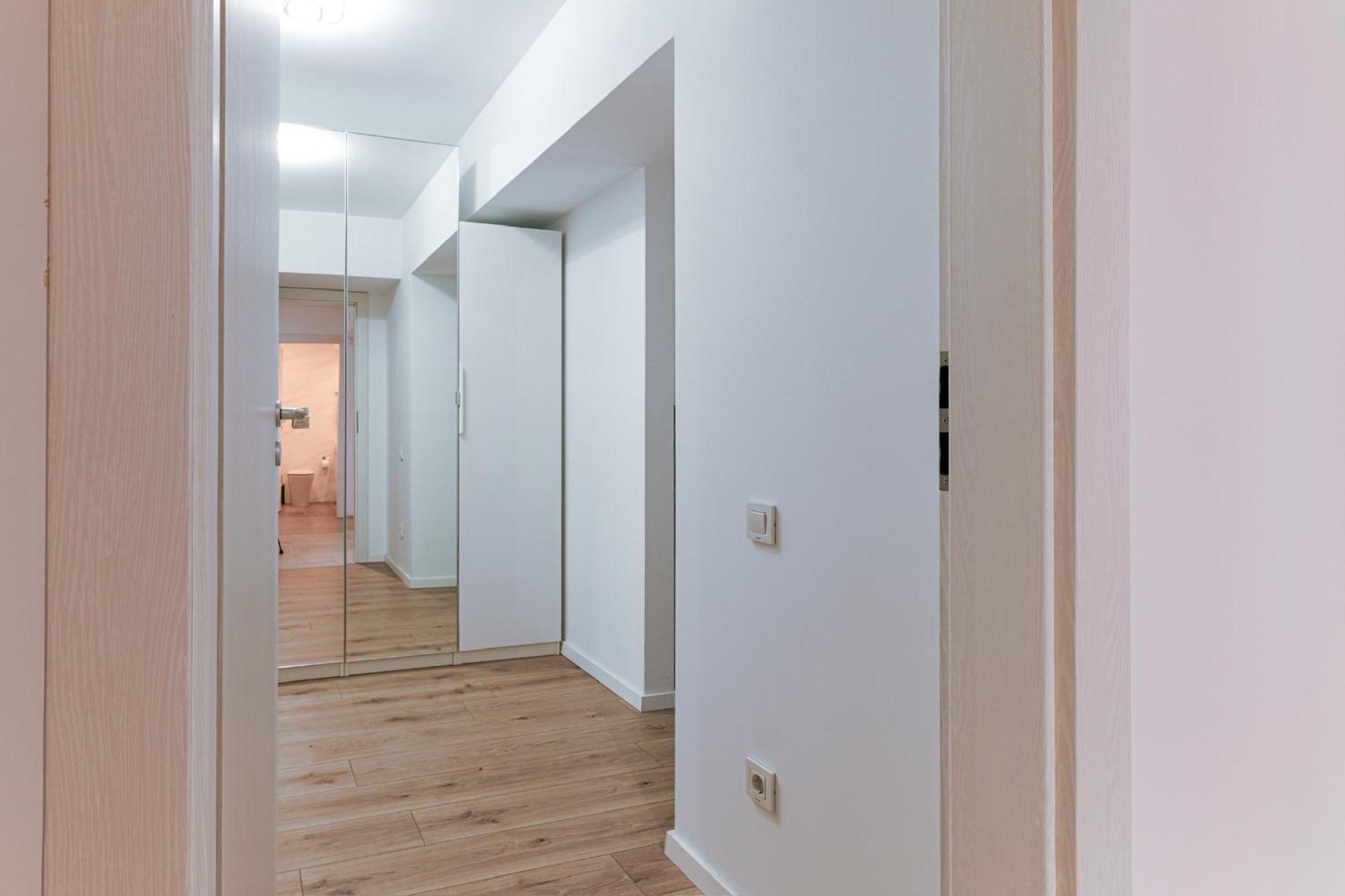 Sandra - Park-View Apt With Balcony & Parking Bucharest Luaran gambar