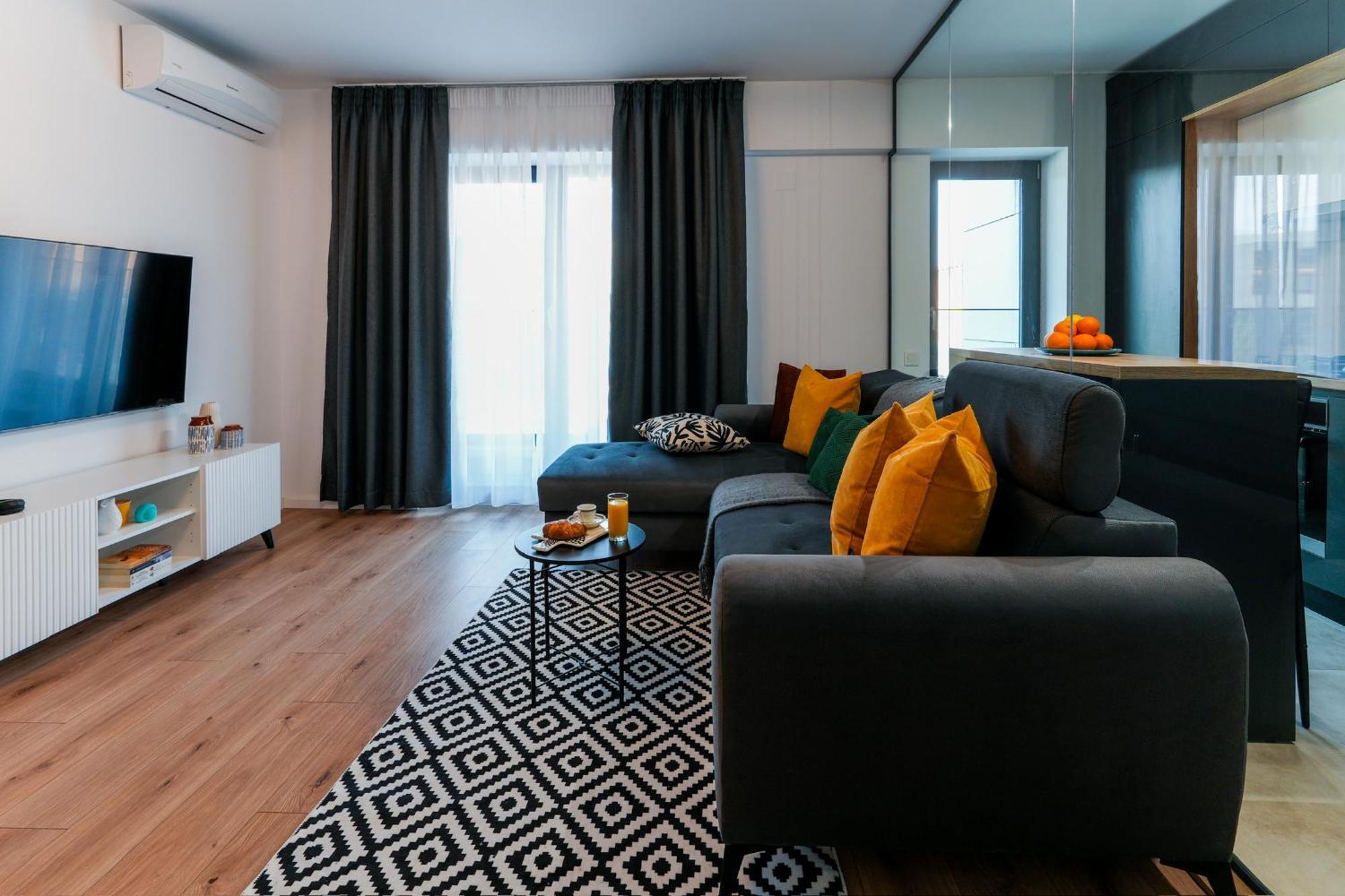 Sandra - Park-View Apt With Balcony & Parking Bucharest Luaran gambar